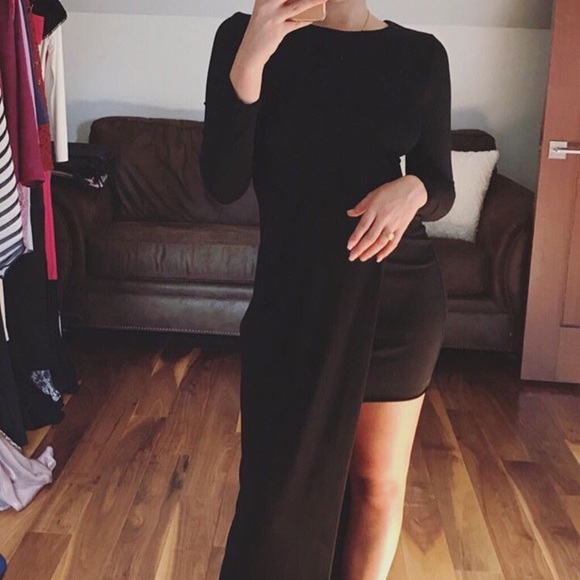 DRESSES - Picture 5 of 8